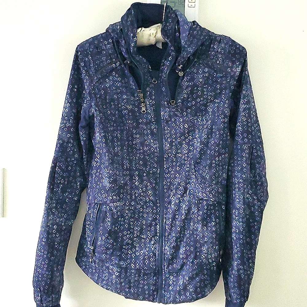 Lululemon rain jacket XS